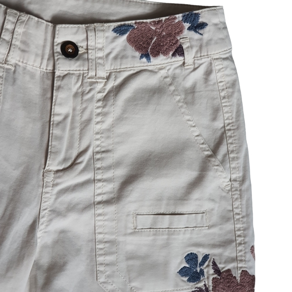 Sundance Embroidered Floral Cargo Pants Womens Size 2 Cream Spring Straight Leg - Picture 5 of 16